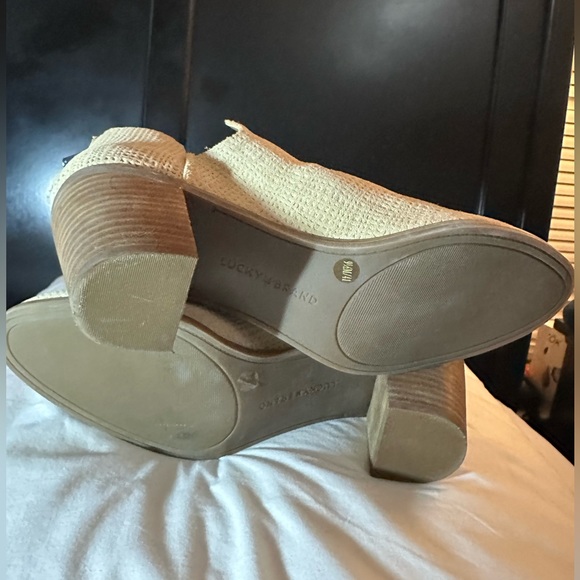 Lucky Brand Powe Suede Cutout Ankle Bootie 91/2  never used - Picture 5 of 9